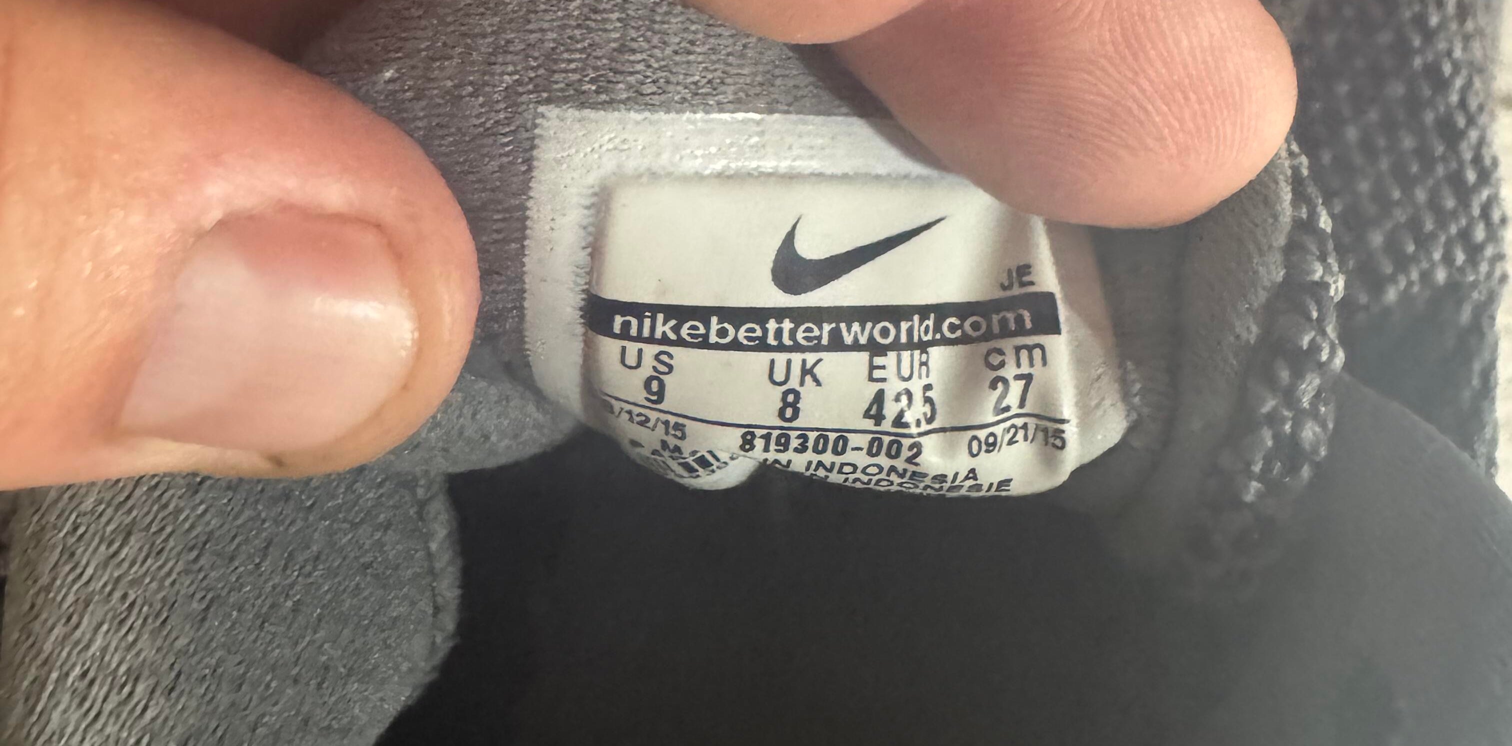 Pre-Owned Nike Revolution 3 Gray Size 9M *CLEARANCE*