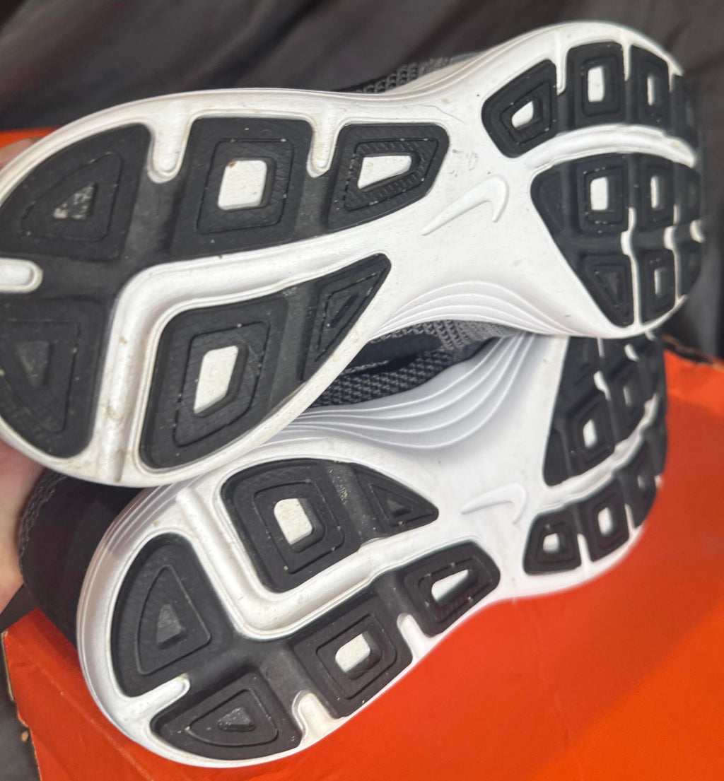 Pre-Owned Nike Revolution 3 Gray Size 9M *CLEARANCE*