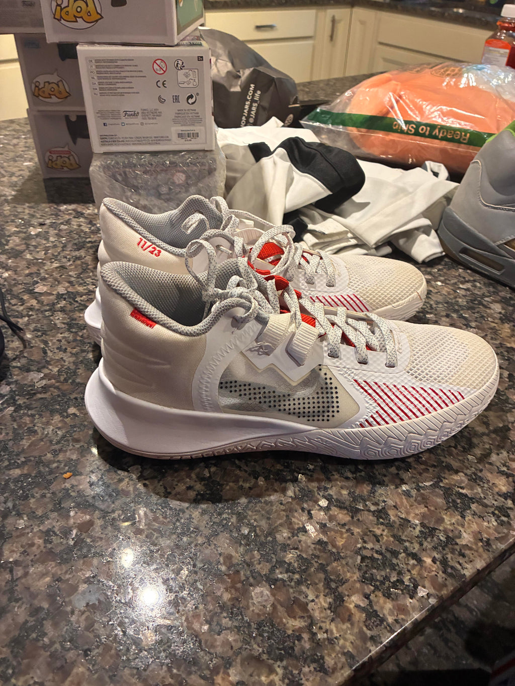 Nike Kyrie Flytrap V Wolf Grey Size 7.5M Pre-Owned