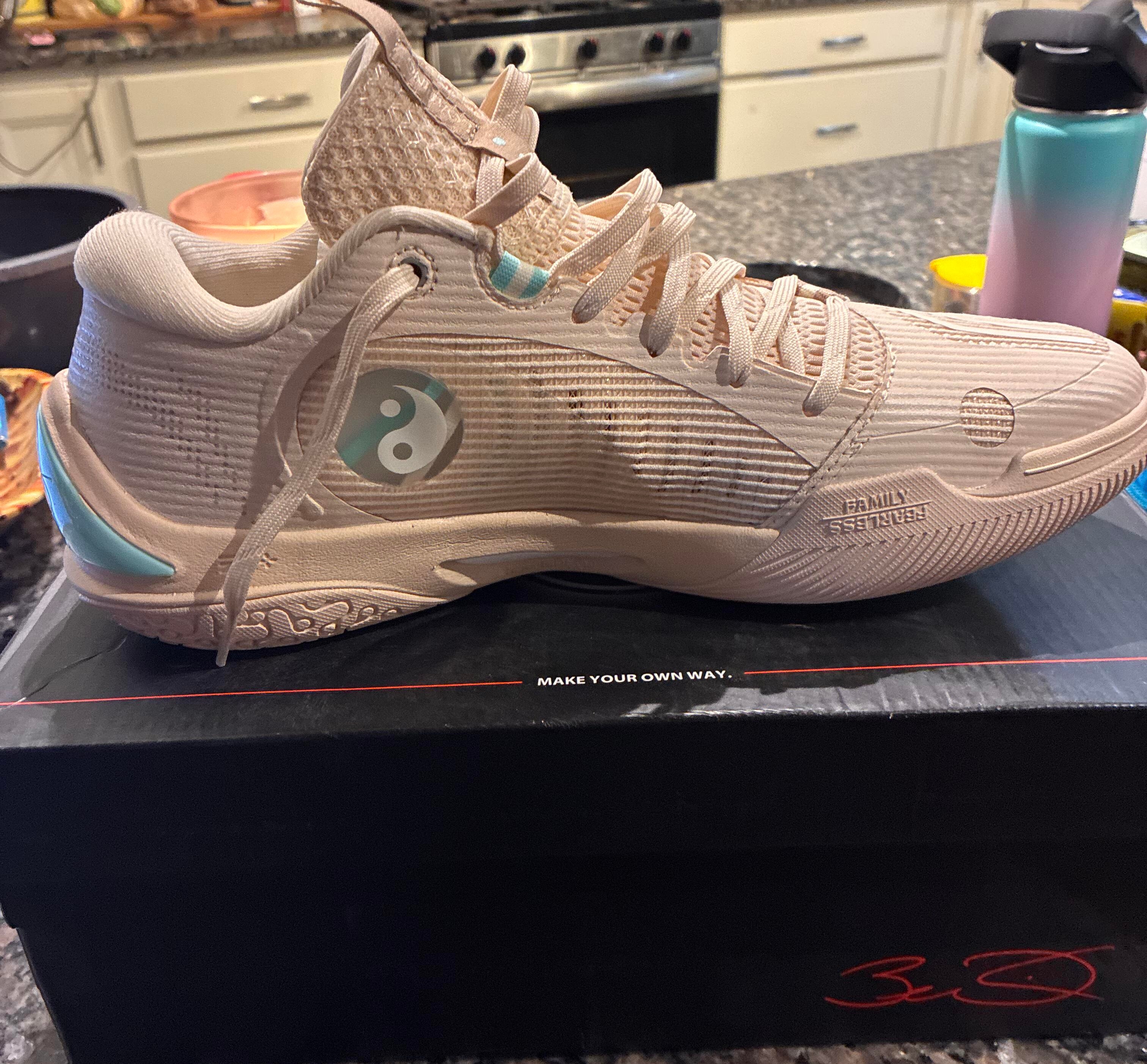 Li-Ning Way of Wade Ice Blood 2 "Satori" Size 10.5W