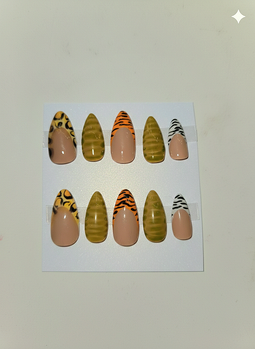 Hand Painted Press-On Nails Medium Almond Animal Print