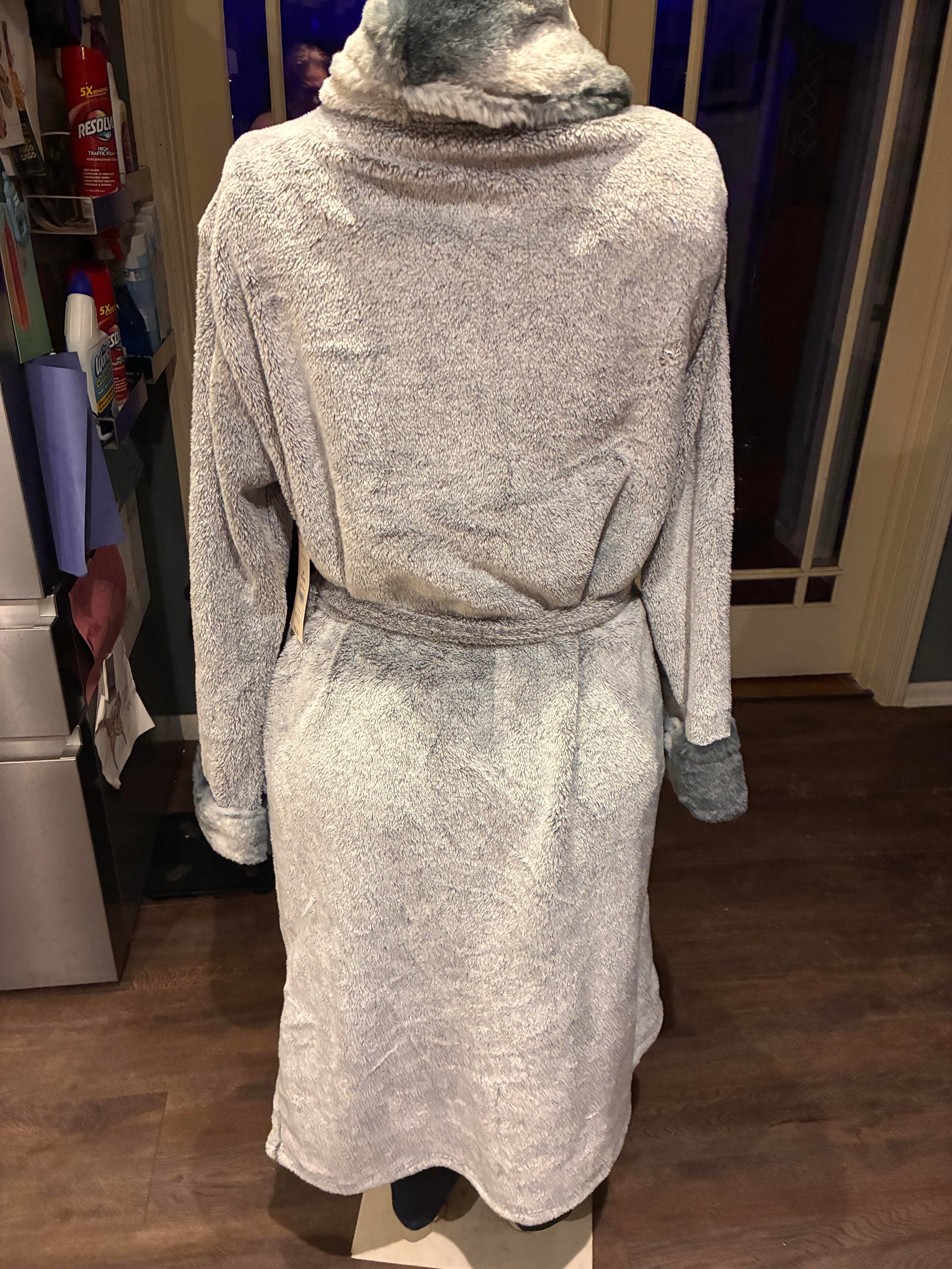 Secret Treasures Robe Size (8-10) M Youth