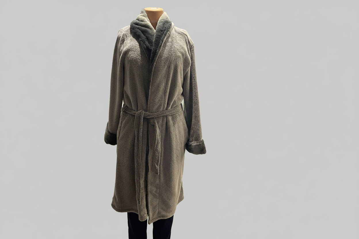 Secret Treasures Robe Size (8-10) M Youth