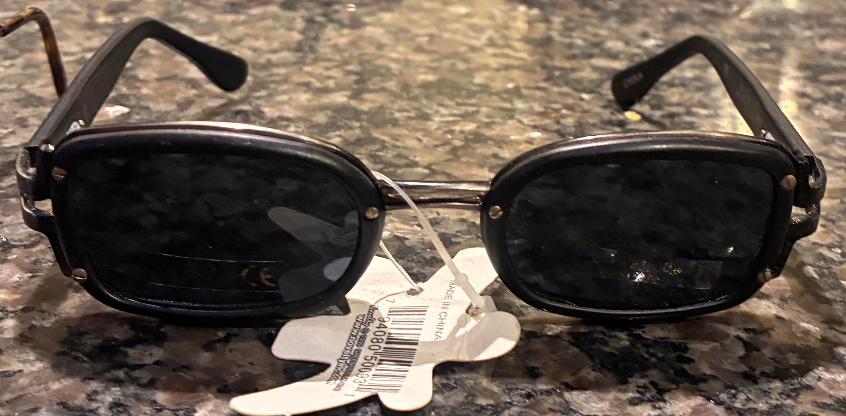 (2) Pair Sunglasses ONLY $5.00 #12
