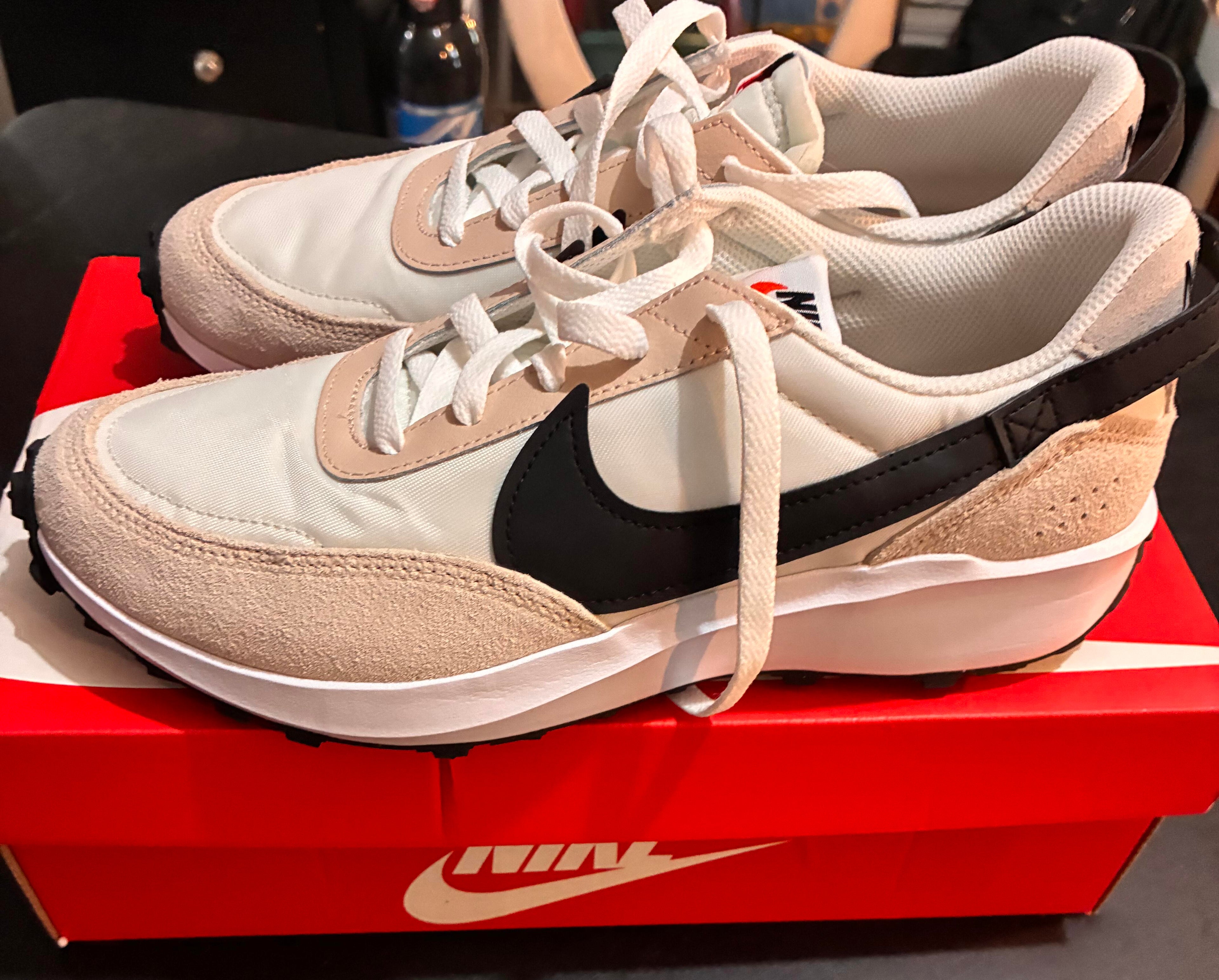 Women's Nike Waffle Debut Sneakers Size: 9.5