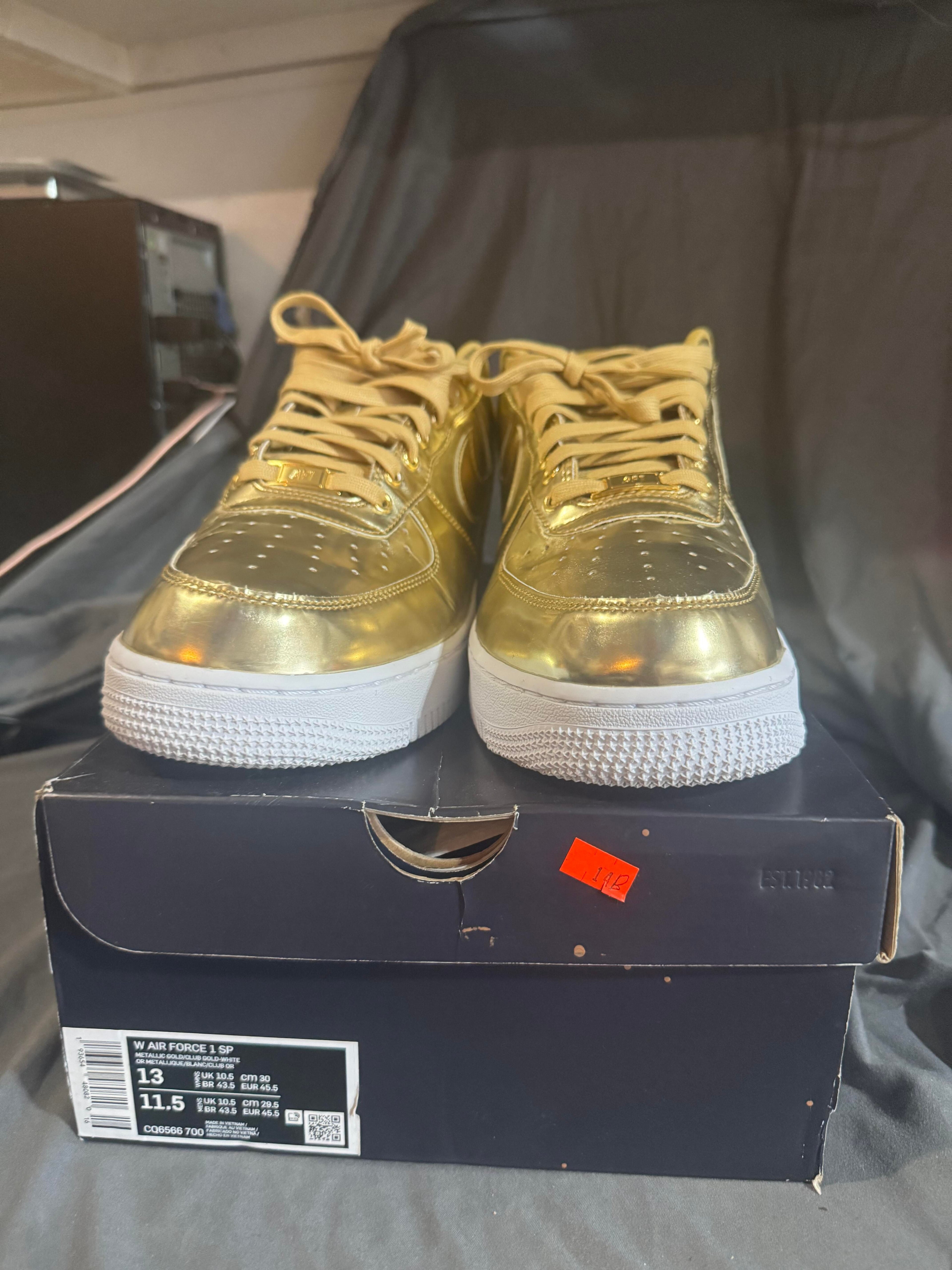Nike Air Force 1 Low Metallic Gold (Women's) Pre-Owned Size 13W